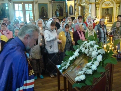 Святый Архистратиже Божий Михаиле, моли Бога о нас ! Епископ Клинцовский и Трубчевский Владимир возглавил торжества в день Престольного праздники храма в честь чуда Архистратига Михаила в Хонех города Новозыбкова