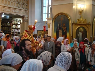 Святый Архистратиже Божий Михаиле, моли Бога о нас ! Епископ Клинцовский и Трубчевский Владимир возглавил торжества в день Престольного праздники храма в честь чуда Архистратига Михаила в Хонех города Новозыбкова