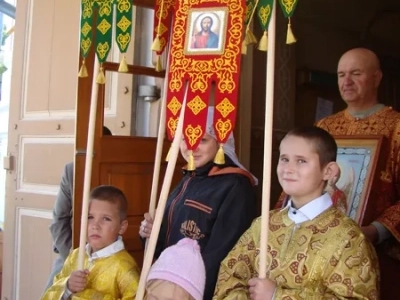 Святый Архистратиже Божий Михаиле, моли Бога о нас ! Епископ Клинцовский и Трубчевский Владимир возглавил торжества в день Престольного праздники храма в честь чуда Архистратига Михаила в Хонех города Новозыбкова