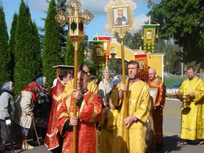 Святый Архистратиже Божий Михаиле, моли Бога о нас ! Епископ Клинцовский и Трубчевский Владимир возглавил торжества в день Престольного праздники храма в честь чуда Архистратига Михаила в Хонех города Новозыбкова