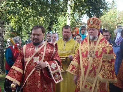 Святый Архистратиже Божий Михаиле, моли Бога о нас ! Епископ Клинцовский и Трубчевский Владимир возглавил торжества в день Престольного праздники храма в честь чуда Архистратига Михаила в Хонех города Новозыбкова