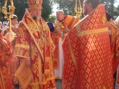 Святый Архистратиже Божий Михаиле, моли Бога о нас ! Епископ Клинцовский и Трубчевский Владимир возглавил торжества в день Престольного праздники храма в честь чуда Архистратига Михаила в Хонех города Новозыбкова