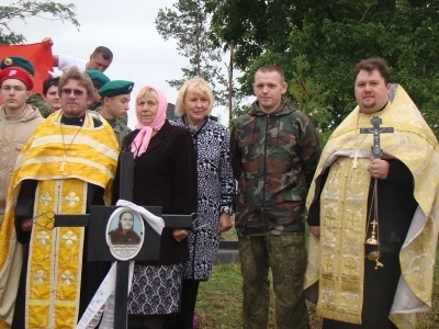 Имена ваши неизвестны, но память ваша вечна ! В преддверии дня Освобождения Брянщины от немецко-фашистских захватчиков, в селе Старые Бобовичи, собором священников Новозыбковского благочиния, совершена панихида у братских могил воинов-освободителей