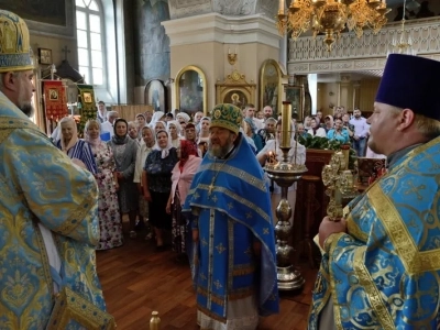 Епископ Клинцовский и Трубчевский Владимир в городе Новозыбкове возглавил торжества, посвященные иконе Божией Матери «Почаевская»