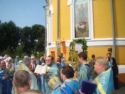 Епископ Клинцовский и Трубчевский Владимир в городе Новозыбкове возглавил торжества, посвященные иконе Божией Матери «Почаевская»