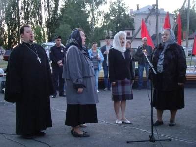 День памяти и скорби в Новозыбковском благочинии ознаменован молитвой об упокоении душ воинов-освободителей