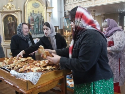 В среду Седмицы Крестопоклонной Великого поста директор, педагоги и студенты Новозыбковского филиала ГАПОУ «БТЭиР имени Героя Советского Союза М.А. Афанасьева» посетили храм в честь Чуда Архистратига Михаила в Хонех города Новозыбкова