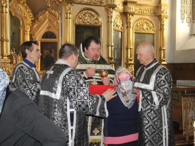 В среду Седмицы Крестопоклонной Великого поста директор, педагоги и студенты Новозыбковского филиала ГАПОУ «БТЭиР имени Героя Советского Союза М.А. Афанасьева» посетили храм в честь Чуда Архистратига Михаила в Хонех города Новозыбкова