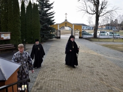 Архиерейское богослужение в храме в честь Чуда Архистратига Михаила в Хонех в Новозыбкове в среду первой седмицы Великого поста: повечерие с чтением Великого канона преподобного Андрея Критского