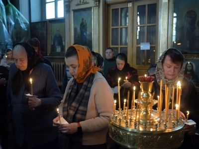 Архиерейское богослужение в храме в честь Чуда Архистратига Михаила в Хонех в Новозыбкове в среду первой седмицы Великого поста: повечерие с чтением Великого канона преподобного Андрея Критского