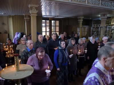 Архиерейское богослужение в храме в честь Чуда Архистратига Михаила в Хонех в Новозыбкове в среду первой седмицы Великого поста: повечерие с чтением Великого канона преподобного Андрея Критского