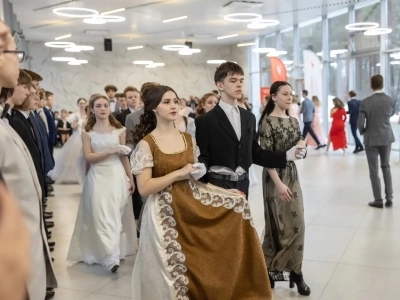 День православной молодежи в Новозыбковском благочинии. «VI Сретенский бал» для студентов новозыбковских ВУЗов, СУЗов и общеобразовательных школ