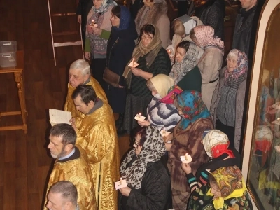 Христиане города Новозыбкова вновь поклонились святыне - копии Небоявленного Животворящего Креста Господня (Годеновский Крест)