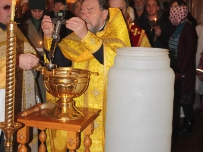 Христиане города Новозыбкова вновь поклонились святыне - копии Небоявленного Животворящего Креста Господня (Годеновский Крест)