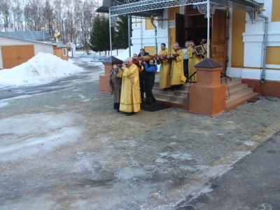 Христиане города Новозыбкова вновь поклонились святыне - копии Небоявленного Животворящего Креста Господня (Годеновский Крест)