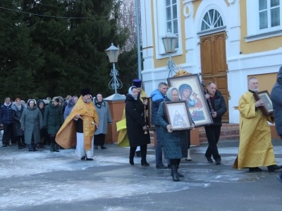 Христиане города Новозыбкова вновь поклонились святыне - копии Небоявленного Животворящего Креста Господня (Годеновский Крест)