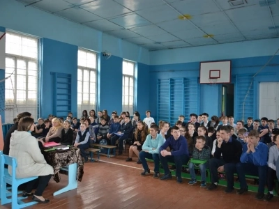 Живое слово мудрости духовной! День православной книги в школе рабочего поселка Вышков (Злынковский район): беседа со священником