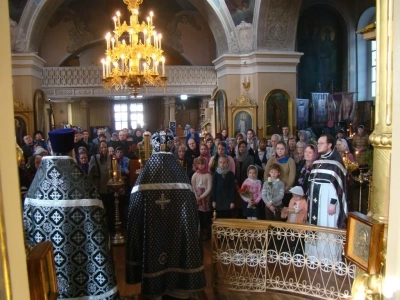 Духовенство и прихожане храмов Новозыбковского благочиния поздравляют протоиерея Владимир Похожай – Благочинного Новозыбковского церковного округа Клинцовской Епархии с 70-летним юбилеем