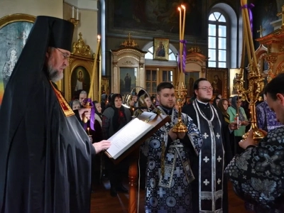 Чтение Великого Канона преподобного Андрея Критского в среду Первой седмицы Великого поста, в Соборном храме Новозыбковского благочиния, совершил Преосвященнейший Владимир, Епископ Клинцовский и Трубчевский