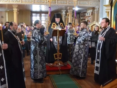 Чтение Великого Канона преподобного Андрея Критского в среду Первой седмицы Великого поста, в Соборном храме Новозыбковского благочиния, совершил Преосвященнейший Владимир, Епископ Клинцовский и Трубчевский