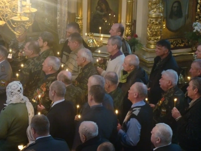 Еще молимся о упокоении воинов, жизнь свою на поле брани положивших ! В канун 28-й годовщины вывода советских войск из Афганистана, в соборном храме Новозыбковского благочиния совершена панихида о всех воинах, погибших в локальных вооруженных конфликтах