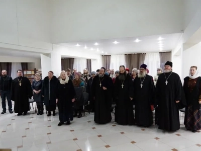 1917-2017 гг. Уроки столетия. Беседа священнослужителей и прихожан всех православных храмов города Новозыбкова о новомучениках и исповедниках Русской Православной Церкви XX столетия состоялась в Новозыбковской центральной библиотеке