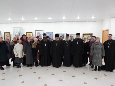 1917-2017 гг. Уроки столетия. Беседа священнослужителей и прихожан всех православных храмов города Новозыбкова о новомучениках и исповедниках Русской Православной Церкви XX столетия состоялась в Новозыбковской центральной библиотеке