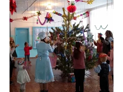 Священник поздравил детей с ограниченными возможностями, проживающими на территории прихода храма святых Первоверховных апостолов Петра и Павла села Добродеевка