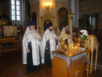 Собором духовенства Новозыбковского благочиния совершена Вселенская панихида об упокоении погибших в авиакатастрофе на Черным морем. Собрание духовенства благочиния