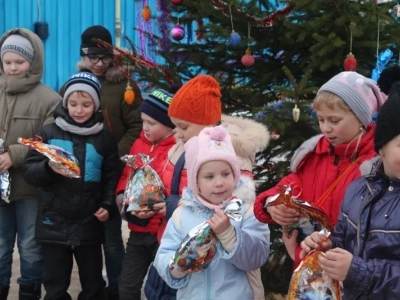 Маленькие прихожане храма в честь Рождества Пресвятой Бого-родицы города Новозыбкова начали подготовку к Рождеству Христову