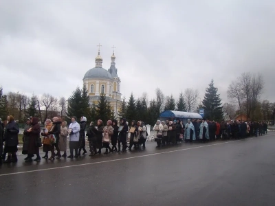 День народного единства в г. Новозыбкове ознаменован общим Крестным ходом прихожан всех православных храмов благочиния