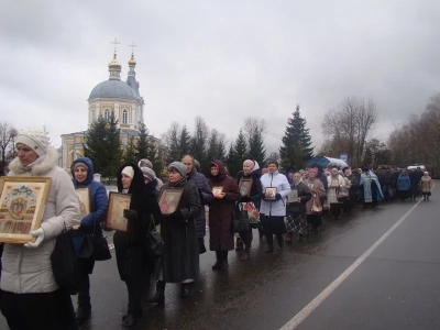 День народного единства в г. Новозыбкове ознаменован общим Крестным ходом прихожан всех православных храмов благочиния