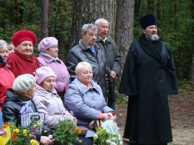 В 73-ю годовщину освобождения Новозыбкова от немецко-фашистских захватчиков духовенство и жители города молитвенно почтили память защитников своей малой Родины