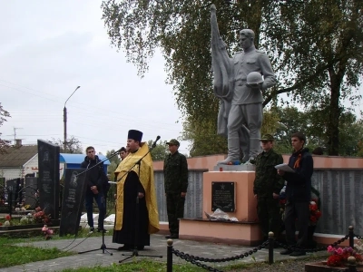 В 73-ю годовщину освобождения Новозыбкова от немецко-фашистских захватчиков духовенство и жители города молитвенно почтили память защитников своей малой Родины