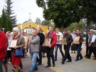 120-й Престольный праздник храма в честь чуда Архистратига Михаила в Хонех в городе Новозыбкове возглавил Правящий Архиерей