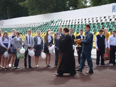 Спартакиада среди сотрудников спецучреждений МВД, МЧС, УФСИН города Новозыбкова, посвященная общероссийскому Дню солидарности в борьбе с терроризмом состоялась на городском стадионе под эгидой Новозыбковского благочиния Клинцовской Епархии