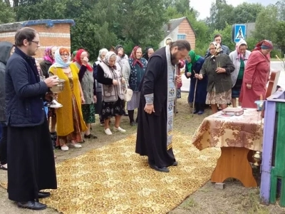 Пресвятая Богородице, помогай нам! – в отдаленных селах Новозыбковского благочиния - Каташин и Лысые – совершены молебные пения в день празднования иконе Божией Матери «Казанская»