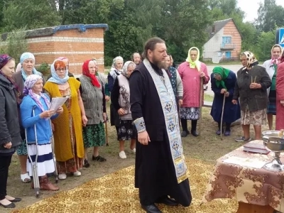 Пресвятая Богородице, помогай нам! – в отдаленных селах Новозыбковского благочиния - Каташин и Лысые – совершены молебные пения в день празднования иконе Божией Матери «Казанская»