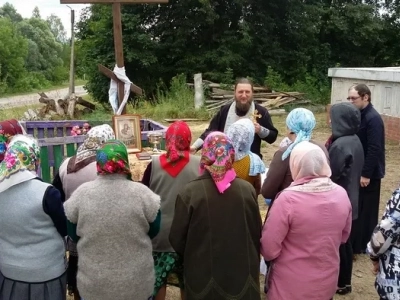 Пресвятая Богородице, помогай нам! – в отдаленных селах Новозыбковского благочиния - Каташин и Лысые – совершены молебные пения в день празднования иконе Божией Матери «Казанская»