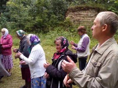 Пресвятая Богородице, помогай нам! – в отдаленных селах Новозыбковского благочиния - Каташин и Лысые – совершены молебные пения в день празднования иконе Божией Матери «Казанская»