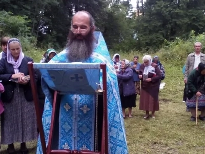 Пресвятая Богородице, помогай нам! – в отдаленных селах Новозыбковского благочиния - Каташин и Лысые – совершены молебные пения в день празднования иконе Божией Матери «Казанская»