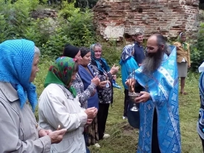 Пресвятая Богородице, помогай нам! – в отдаленных селах Новозыбковского благочиния - Каташин и Лысые – совершены молебные пения в день празднования иконе Божией Матери «Казанская»