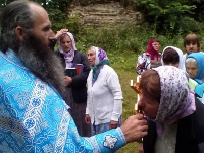 Пресвятая Богородице, помогай нам! – в отдаленных селах Новозыбковского благочиния - Каташин и Лысые – совершены молебные пения в день празднования иконе Божией Матери «Казанская»