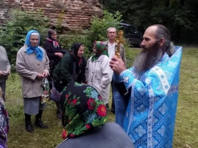 Пресвятая Богородице, помогай нам! – в отдаленных селах Новозыбковского благочиния - Каташин и Лысые – совершены молебные пения в день празднования иконе Божией Матери «Казанская»