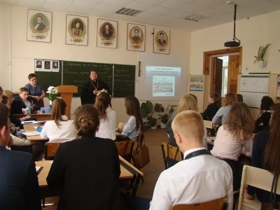 В Новозыбковской Гимназии проведен уникальный урок: «Оптина Пустынь в русской культуре»