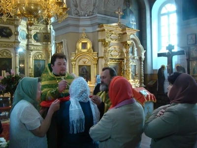 Святая блаженная старице Матроно, моли Бога о нас ! Жители города Новозыбкова молились у ковчега с частицей мощей блаженной старицы Матроны Московской