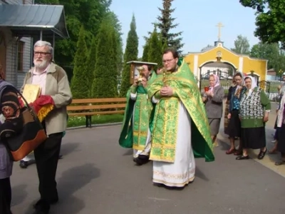 Святая блаженная старице Матроно, моли Бога о нас ! Жители города Новозыбкова молились у ковчега с частицей мощей блаженной старицы Матроны Московской