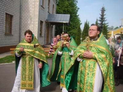 Святая блаженная старице Матроно, моли Бога о нас ! Жители города Новозыбкова молились у ковчега с частицей мощей блаженной старицы Матроны Московской