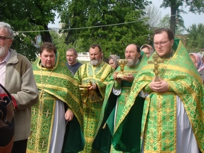 Святая блаженная старице Матроно, моли Бога о нас ! Жители города Новозыбкова молились у ковчега с частицей мощей блаженной старицы Матроны Московской