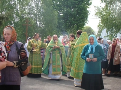 Святая блаженная старице Матроно, моли Бога о нас ! Жители города Новозыбкова молились у ковчега с частицей мощей блаженной старицы Матроны Московской